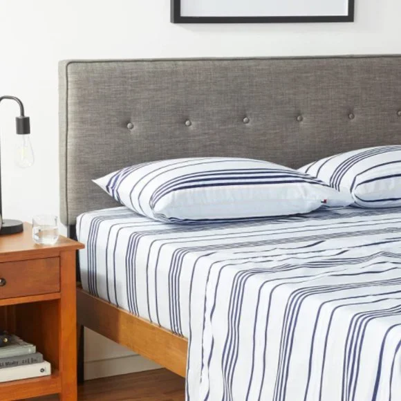 Queen 100% Cotton Percale Sheet Set in Bold Ocean Stripe 4-Piece Hilfiger Sheet - Picture 1 of 5